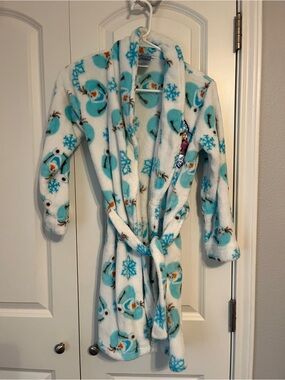 Disney White and Light Blue Olaf Fleece Robe for Kids